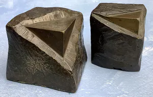 Brons (Onbekend) - Twee abstracte objecten kopen? Bied vanaf 250!