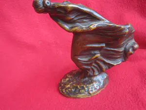 Leonildo Giannoni Chapelier - Jeune femme dans le vent. kopen? Bied vanaf 50!