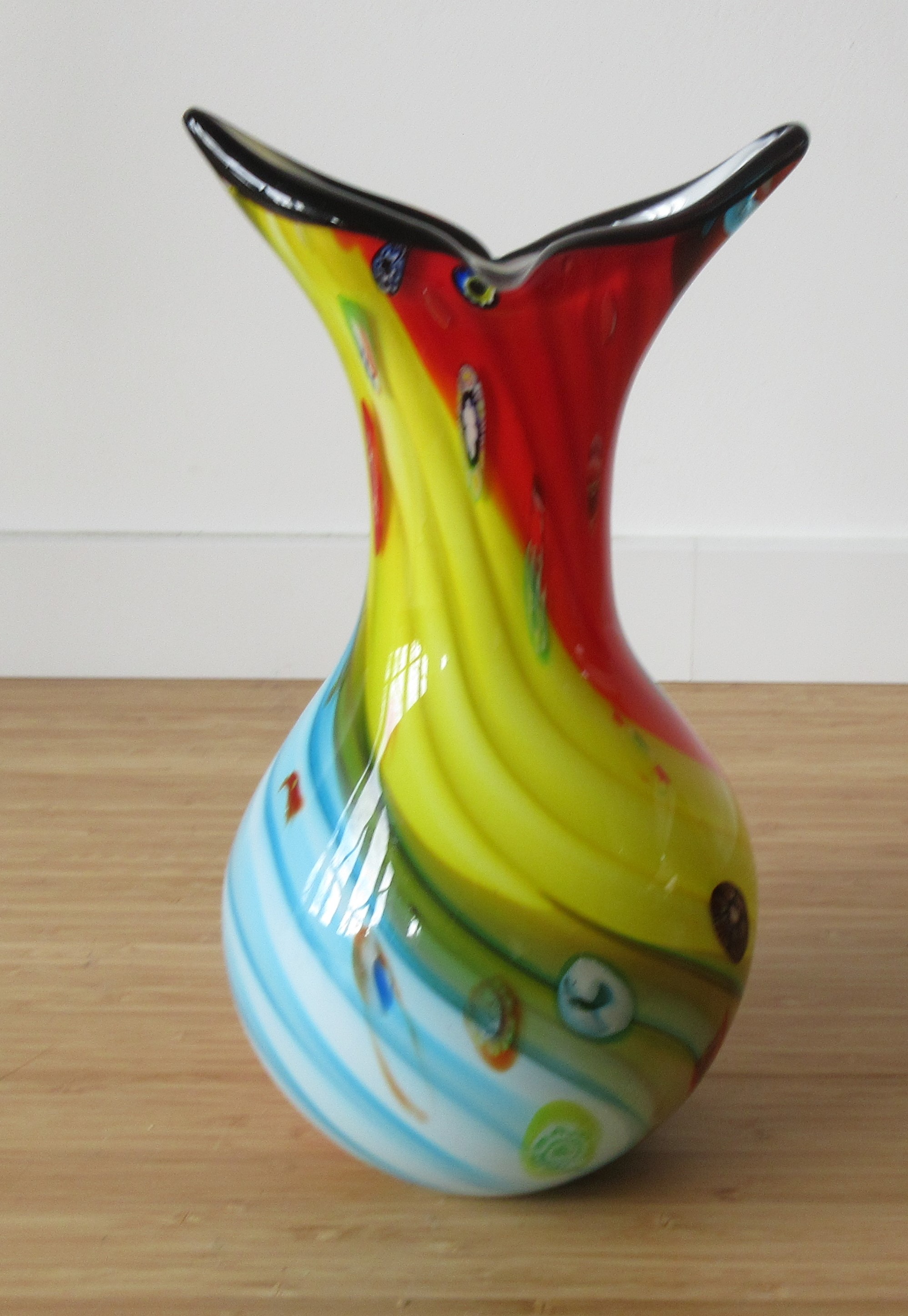 Niet of onleesbaar gesigneerd - Murano (toegeschr.) Prachtige meerkleurige Murrine studio glazen vaas  kopen? Bied vanaf 1!