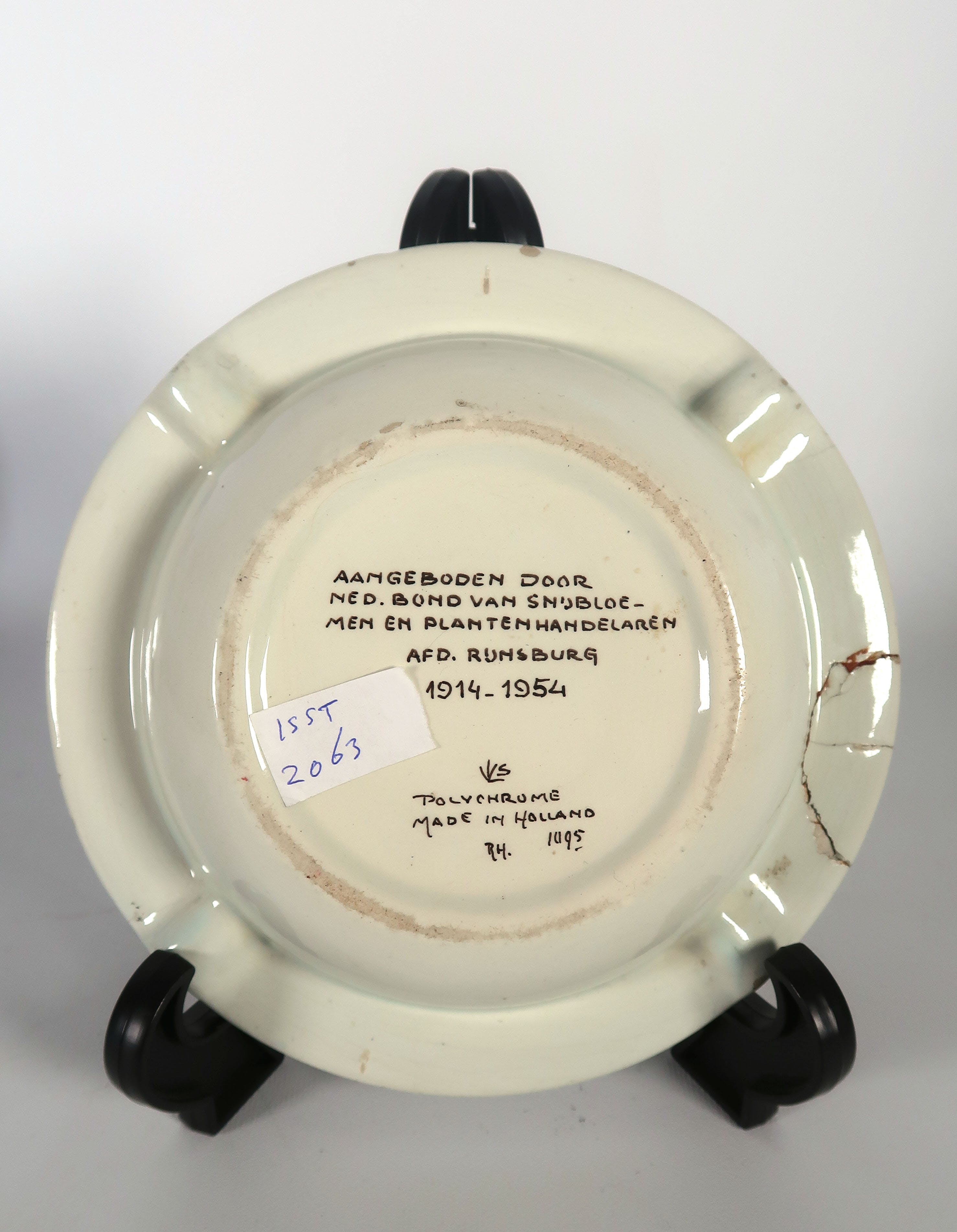 Keramiekfabriek Velsen - Aardewerk, Lot van drie borden en een asbak kopen? Bied vanaf 1!