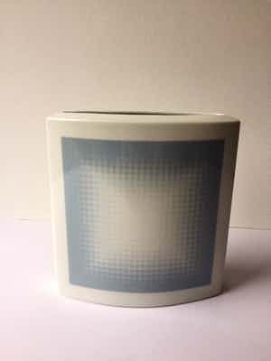 Rosenthal - Victor Vasarely Vaas porselein h 20 cm, zeldzaam exemplaar verkocht voor € 245!