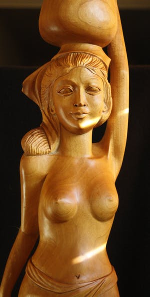 Niet of onleesbaar gesigneerd - Balinese vrouw staand kopen? Bied vanaf 1!