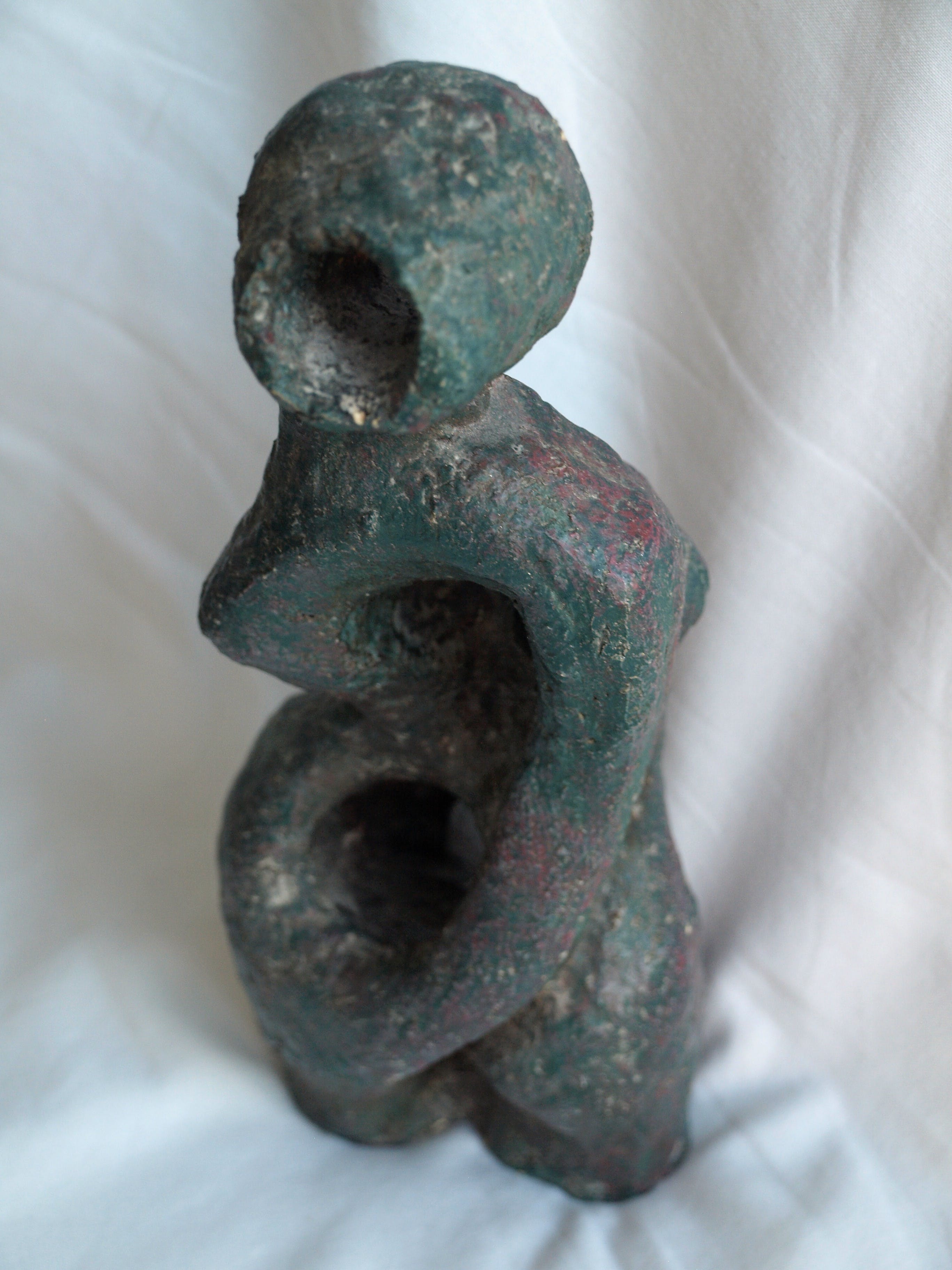 Klaas Pijlman - Sculpture , Madonna – Chamotte / Aardewerk – ca 1970 kopen? Bied vanaf 75!
