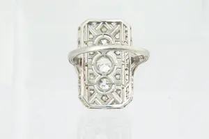 33 - omstreeks 1920 gemaakte BWPG Art Deco dames ring met ca. 1 ct diamant. kopen? Bied vanaf 520!