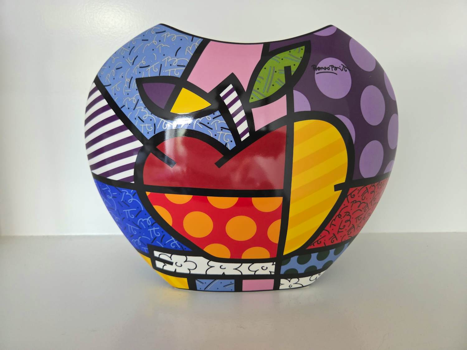 Romero Britto - Big Apple vaas kopen? Bied vanaf 89!