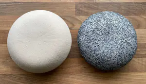 Niet of onleesbaar gesigneerd - Twee kunst keramische objecten kopen? Bied vanaf 1!