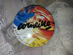 Corneille - afgeprijsd : 2 items met afbeeldingen van Corneille / broche en pen kopen? Bied vanaf 40!
