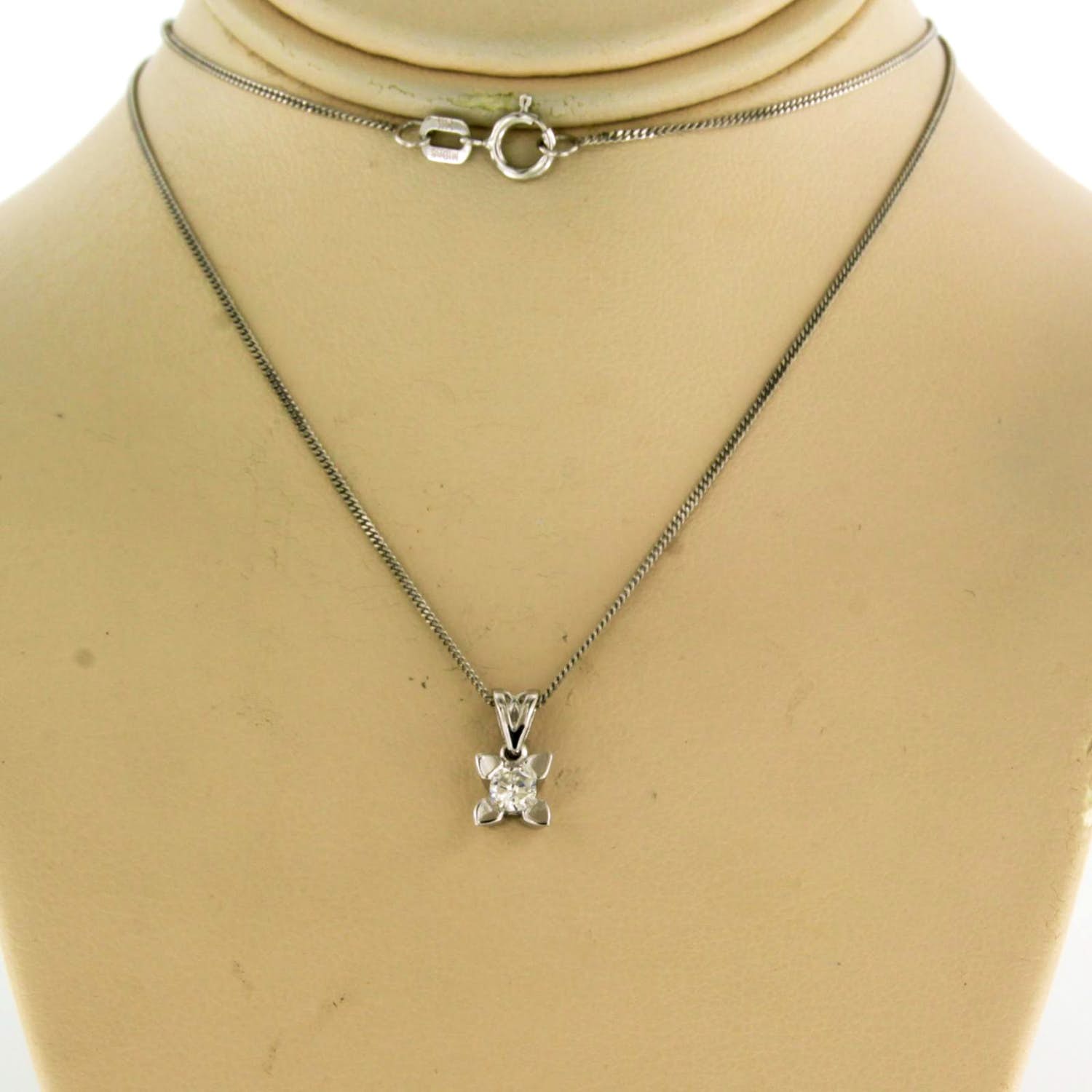 14k gouden collier en solitair hanger met briljant geslepen diamant tot. 0.13ct kopen? Bied vanaf 260!