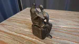 Corry Ammerlaan - "Twee verliefde mensen op een bankje" kopen? Bied vanaf 15!