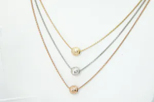 Chique Set 18 Krt tricolor gouden halssierraad en paar oorhangers - gekeurd kopen? Bied vanaf 470!