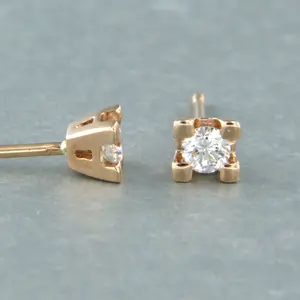 18k rosé gouden solitair oorknoppen met briljant geslepen diamant totaal 0,22ct kopen? Bied vanaf 240!