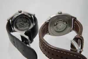 61 - Twee Stalen Unisex polshorloges met lederenbanden Fossil/Trail Automaten kopen? Bied vanaf 20!