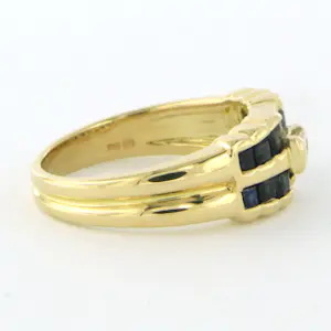 18k geelgouden ring met saffier en baguette geslepen diamant 0.30ct kopen? Bied vanaf 625!