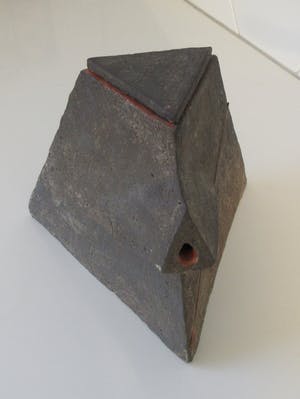 Niet of onleesbaar gesigneerd - Studio Keramische Avantgardistische theepot kopen? Bied vanaf 10!