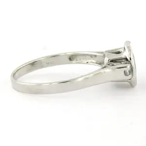18k wit gouden ring met saffier en square cut geslepen diamant tot. 0.15ct kopen? Bied vanaf 435!