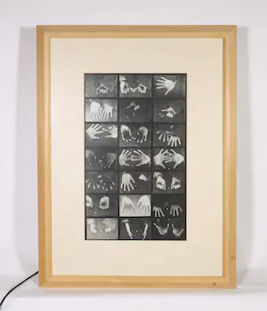 Ingrid Rekers - Lichtkast, Light between fingers (Groot) kopen? Bied vanaf 100!