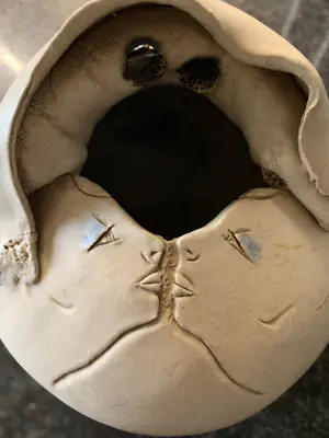 Ciska Kok - Keramische sculptuur van twee kussende figuren . kopen? Bied vanaf 50!