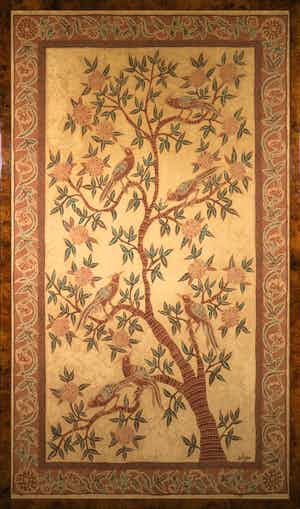 Niet of onleesbaar gesigneerd - Sjabloondruk op zijde, Boom met vogels - Ingelijst (Zeer groot) verkocht voor € 1!