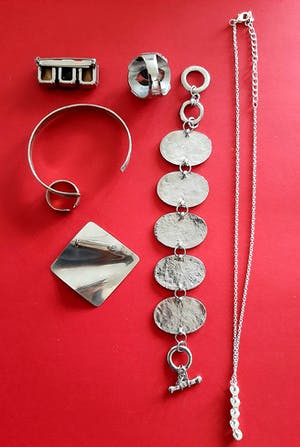 Curiosa - Antiek sieraden x 7 stuks kopen? Bied vanaf 1!