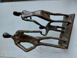Brons (Onbekend) - 2x Brons beeld : gezin en spelende kinderen. kopen? Bied vanaf 55!