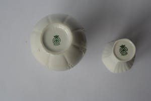 Royal Goedewaagen - 2 wit porseleinen vazen kopen? Bied vanaf 1!