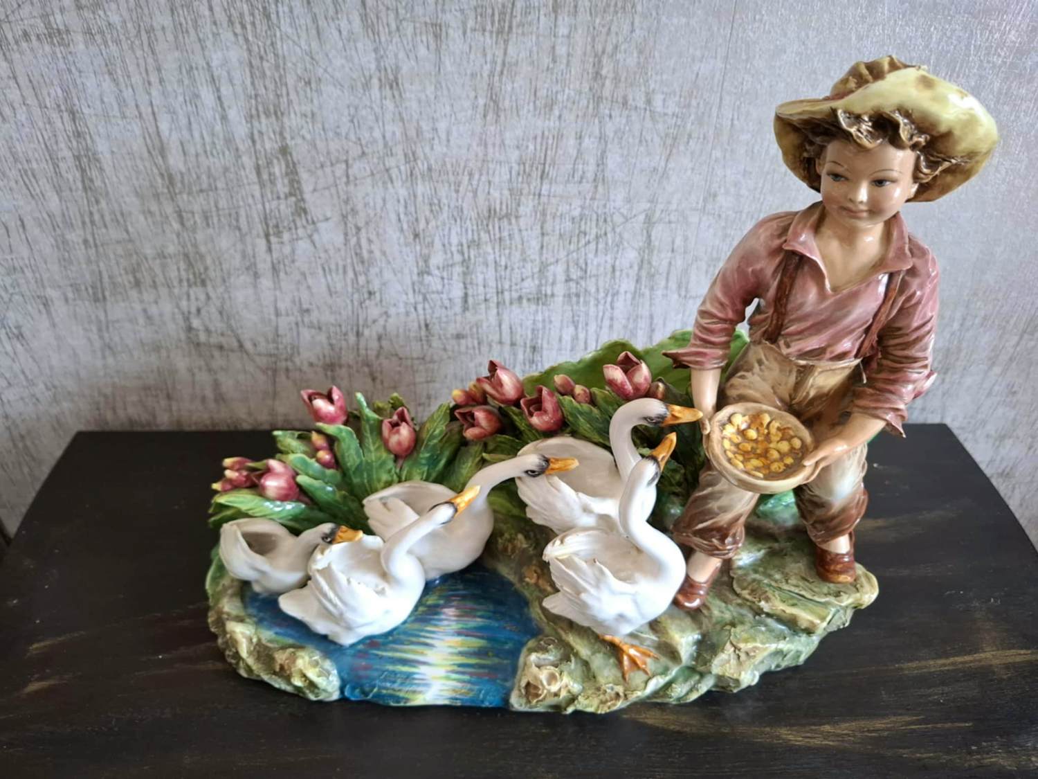 Buy Real Fabbrica Capodimonte - prachtig beeld met vaas? Bid from 150!