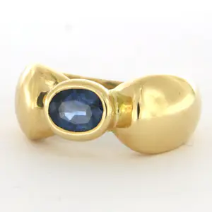 18k geel gouden ring bezet met saffier totaal circa 0.70ct – ringmaat 17(53) kopen? Bied vanaf 810!