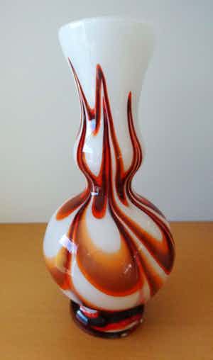 Carlo Moretti - opaline vaas met gekleurde vlammen- apart zeldzaam model verkocht voor € 45!