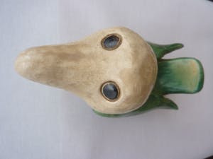 Niet of onleesbaar gesigneerd - "Th" gesigneerd - keramieke watervogel eend met zwarte ogen kopen? Bied vanaf 1!