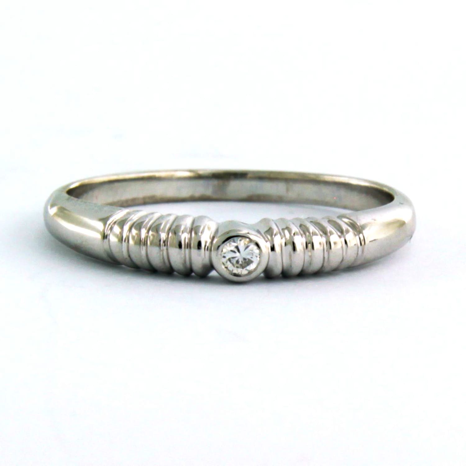 18k witgouden ring bezet met briljant geslepen diamant tot. 0,03ct - F/G - VS/SI kopen? Bied vanaf 165!