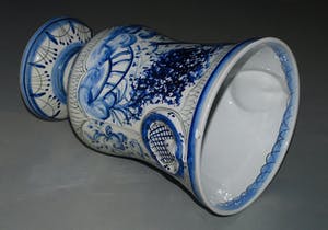 Niet of onleesbaar gesigneerd - Zeldzame oude Portugese faience majolica handgeschilderde vaas Sec XVII kopen? Bied vanaf 1!