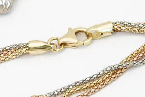 Chique Set 18 Krt tricolor gouden halssierraad en paar oorhangers - gekeurd kopen? Bied vanaf 470!