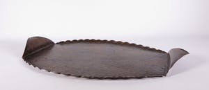 Nieuwe Kunst - Koper, Gehamerd dienblad (met servethouder in de vorm van een vis) kopen? Bied vanaf 20!