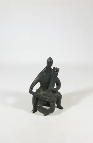 M.A.J. Neger - Gipsen beeld, Celliste kopen? Bied vanaf 1!