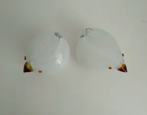 Niet of onleesbaar gesigneerd - twee superleuke glazen kippetjes, mondgeblazen kopen? Bied vanaf 1!