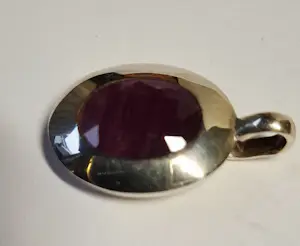 Nieuwe zilveren hanger met natuurlijke robijn. kopen? Bied vanaf 50!
