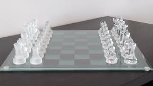 Curiosa - Glazen schaakspel, mat en helder glas kopen? Bied vanaf 60!