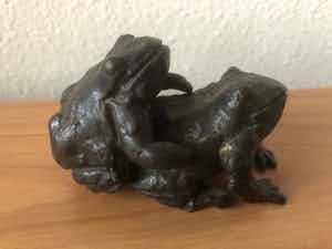 Brons (Onbekend) - Prachtig beeldje van 2 kikkers / kunnen ook apart verkocht voor € 35!
