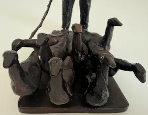 Piet Brouwer - metalen sculptuur | 'n Gaanzendriewer' | 1997 kopen? Bied vanaf 450!