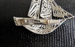 Niet of onleesbaar gesigneerd - Filigraine Broche 'Zeilschip' - met zilver keurmerk kopen? Bied vanaf 1!