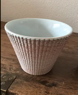 ADCO - 2 mooie geribde en geglazuurde potten kopen? Bied vanaf 1!