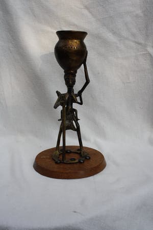 Niet of onleesbaar gesigneerd - Fraai Bronzen Afrikaanse Sculptuur Vrouw met Kind (19e eeuw) kopen? Bied vanaf 1!