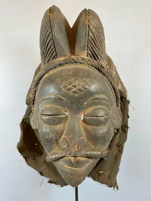 Punu - 210968 - Old African female mask from the Punu - Gabon. kopen? Bied vanaf 75!