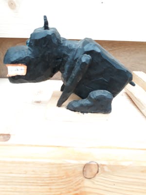 Peter Bastiaanssen - Houten honden kopen? Bied vanaf 120!