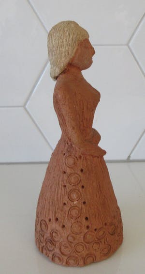 Niet of onleesbaar gesigneerd - Terracotta beeld van een blonde dame kopen? Bied vanaf 1!