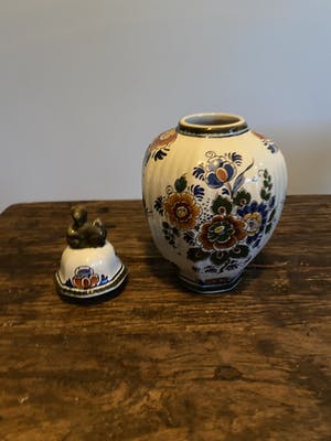 Plateelbakkerij Flora - 3-delig Delft gekleurd Kaststel kopen? Bied vanaf 1!