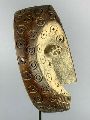 Lega - 200627 - Tribal used African Lega Bwami mask - Congo. kopen? Bied vanaf 35!