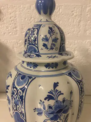 Buy Porceleyne Fles - Prachtige Delftsblauwe dekselvaas met initialen C.K. van Georg Conrad Kunz? Bid from 50!
