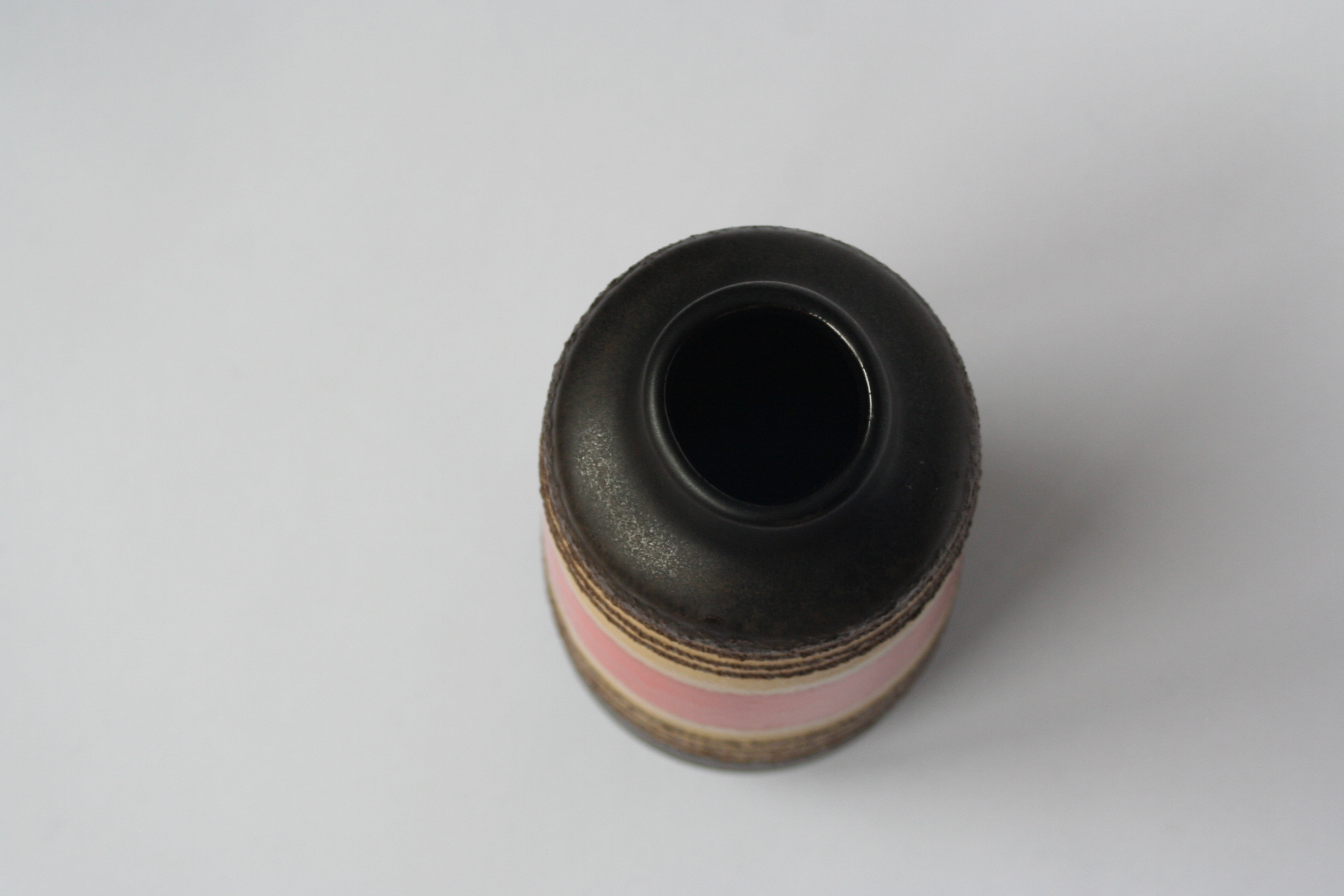 Niet of onleesbaar gesigneerd - vaas - fat lava glazuur - model 5033 B kopen? Bied vanaf 1!