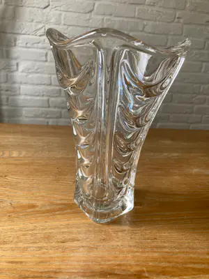 Vaclav Hanus - Gedrapeerde glazen vaas voor Hermanova Hut, 1960ies kopen? Bied vanaf 35!